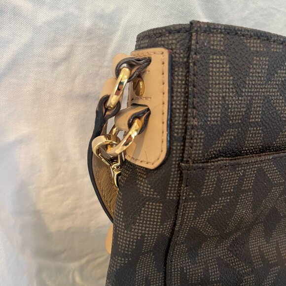 Michael Kors -- Vintage -- Jet Set Travel -- Messenger -- Crossbody - Picture 6 of 11